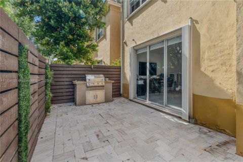 Casa en venta en Miami, Florida, 4 dormitorios, 186.08 m2 № 1790679 - foto 28