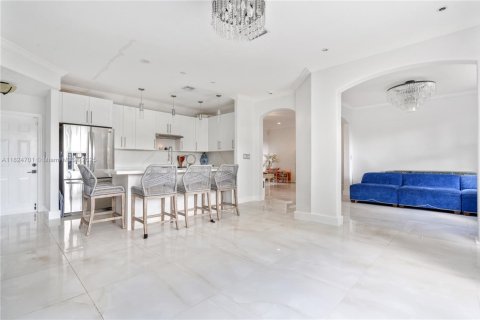 Casa en venta en Miami, Florida, 4 dormitorios, 186.08 m2 № 1790679 - foto 15