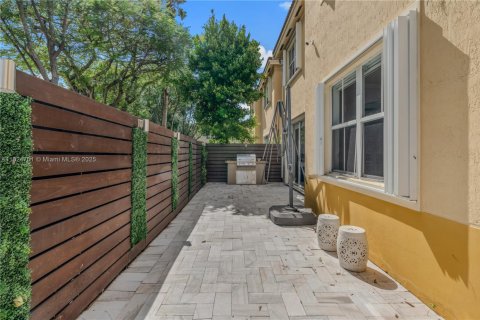 Casa en venta en Miami, Florida, 4 dormitorios, 186.08 m2 № 1790679 - foto 26