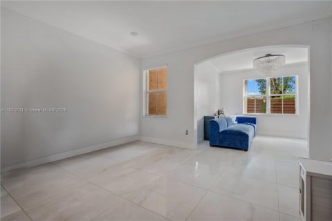 Casa en venta en Miami, Florida, 4 dormitorios, 186.08 m2 № 1790679 - foto 10