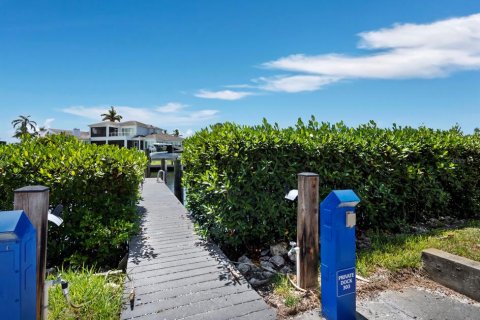 Condominio en venta en Longboat Key, Florida, 2 dormitorios, 147.71 m2 № 2330383 - foto 16