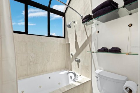 Condominio en venta en Longboat Key, Florida, 2 dormitorios, 147.71 m2 № 2330383 - foto 22