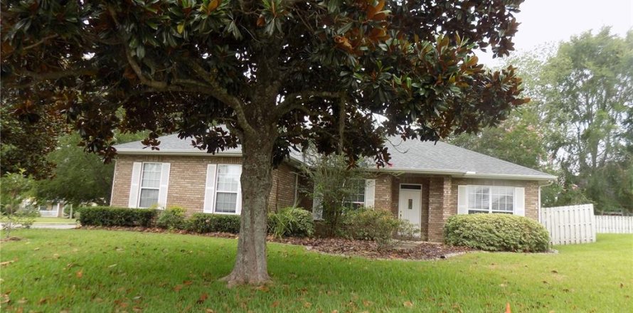 House in Gainesville, Florida 3 bedrooms, 167.5 sq.m. № 2231727