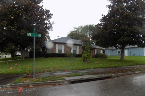 House in Gainesville, Florida 3 bedrooms, 167.5 sq.m. № 2231727 - photo 2