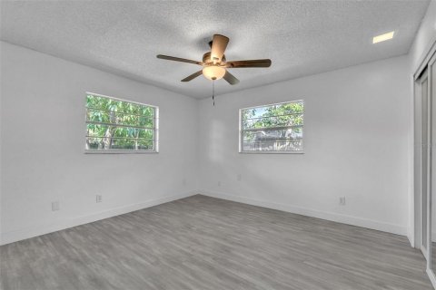 House in Casselberry, Florida 3 bedrooms, 128.48 sq.m. № 1745059 - photo 17