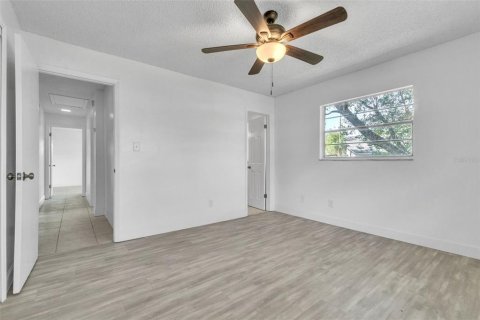 House in Casselberry, Florida 3 bedrooms, 128.48 sq.m. № 1745059 - photo 18