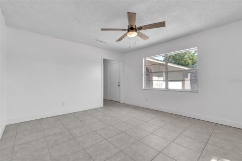 House in Casselberry, Florida 3 bedrooms, 128.48 sq.m. № 1745059 - photo 14