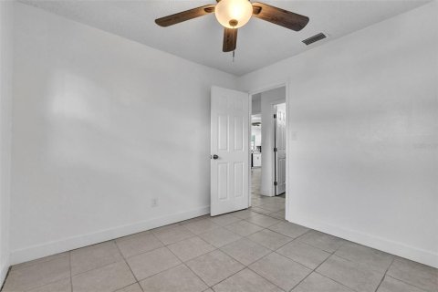 House in Casselberry, Florida 3 bedrooms, 128.48 sq.m. № 1745059 - photo 27