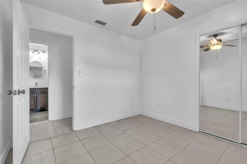 House in Casselberry, Florida 3 bedrooms, 128.48 sq.m. № 1745059 - photo 26