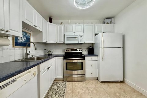 Copropriété à vendre à Lauderhill, Floride: 1 chambre, 67.82 m2 № 1971948 - photo 4