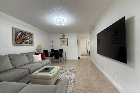 Copropriété à vendre à Lauderhill, Floride: 1 chambre, 67.82 m2 № 1971948 - photo 13