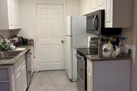 Townhouse in Orlando, Florida 4 bedrooms, 114.64 sq.m. № 2232990 - photo 4