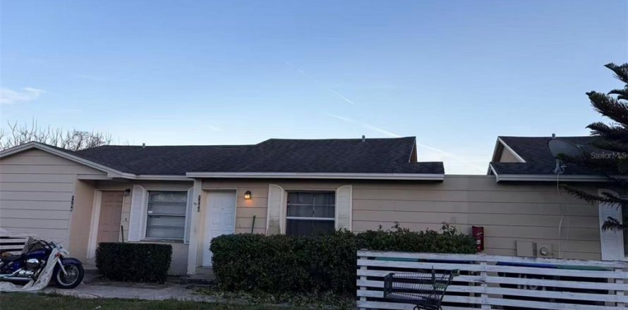 Townhouse in Orlando, Florida 4 bedrooms, 114.64 sq.m. № 2232990