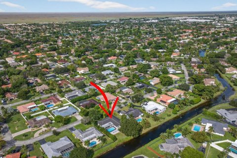 Villa ou maison à vendre à Coral Springs, Floride: 5 chambres, 215.53 m2 № 2186551 - photo 18