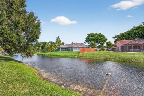 Villa ou maison à vendre à Coral Springs, Floride: 5 chambres, 215.53 m2 № 2186551 - photo 7