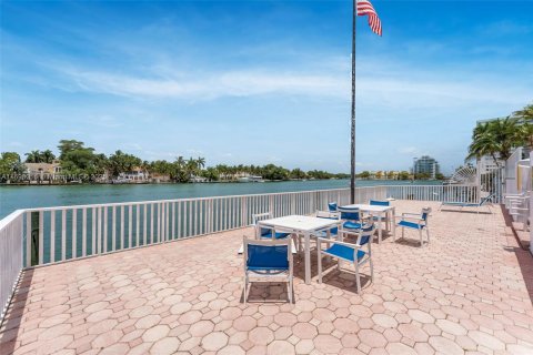 Condo in Miami Beach, Florida, 2 bedrooms  № 1737705 - photo 25
