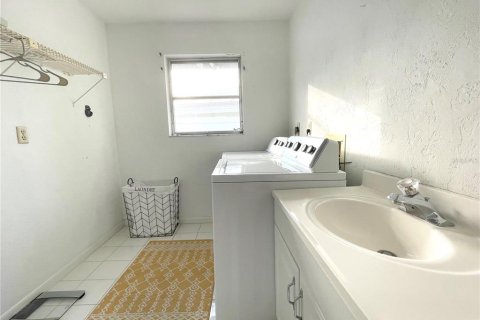 Casa en alquiler en Sarasota, Florida, 4 dormitorios, 165.46 m2 № 1108601 - foto 7