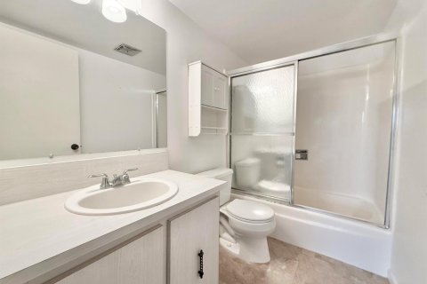 Condo in Jupiter, Florida, 2 bedrooms № 2401245 - photo 10