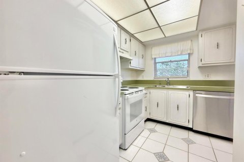 Condo in Jupiter, Florida, 2 bedrooms № 2401245 - photo 17