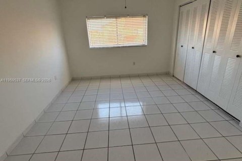 Immobilier commercial à louer à Florida City, Floride: 1 chambre, 197.51 m2 № 2019953 - photo 2
