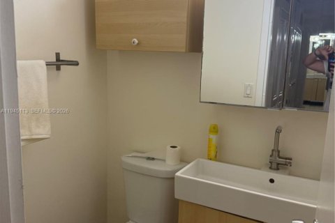 Condo in Sunny Isles Beach, Florida, 1 bedroom № 2060163 - photo 3