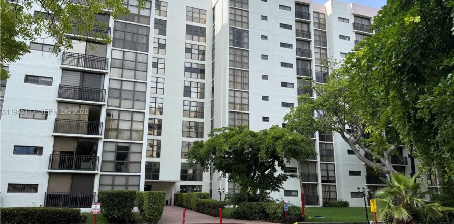 Condominio en Sunny Isles Beach, Florida, 1 dormitorio  № 2060163