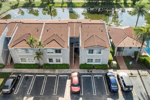 House in Doral, Florida 3 bedrooms, 104.05 sq.m. № 1438548 - photo 23