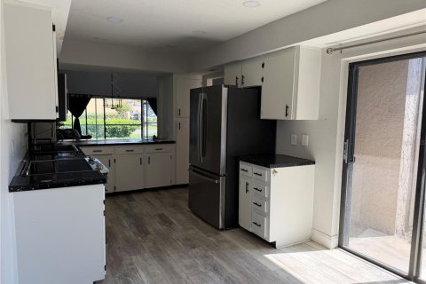 Townhouse in Fern Park, Florida 3 bedrooms, 143.16 sq.m. № 2383742 - photo 9