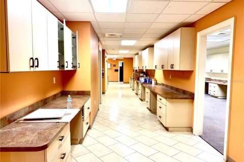 Propiedad comercial en alquiler en Sebring, Florida, 959.31 m2 № 1820691 - foto 9