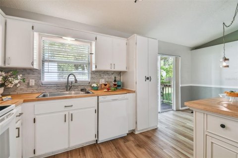 House in San Antonio, Florida 3 bedrooms, 106.09 sq.m. № 1884459 - photo 21