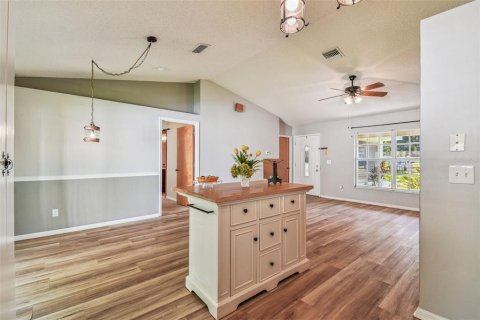 House in San Antonio, Florida 3 bedrooms, 106.09 sq.m. № 1884459 - photo 19