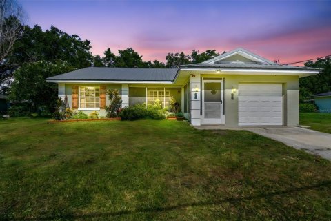 House in San Antonio, Florida 3 bedrooms, 106.09 sq.m. № 1884459 - photo 1