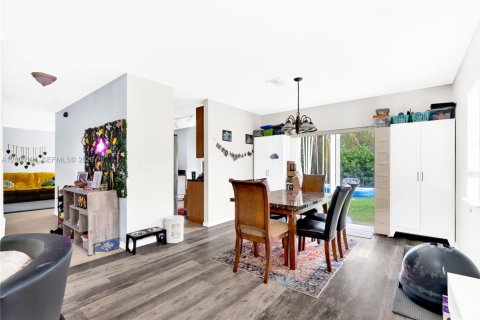 Villa ou maison à vendre à Cutler Bay, Floride: 3 chambres, 197.7 m2 № 2068316 - photo 5