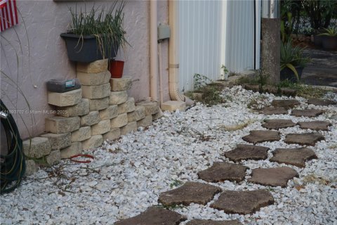 Снять в аренду таунхаус в Дейви, Флорида 3 спальни, 175.03м2, № 1945593 - фото 5