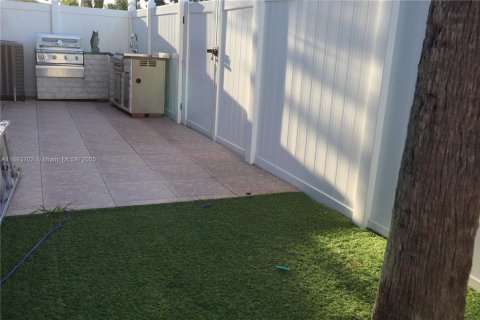 Снять в аренду таунхаус в Дейви, Флорида 3 спальни, 175.03м2, № 1945593 - фото 14