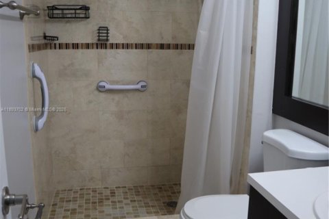 Снять в аренду таунхаус в Дейви, Флорида 3 спальни, 175.03м2, № 1945593 - фото 30