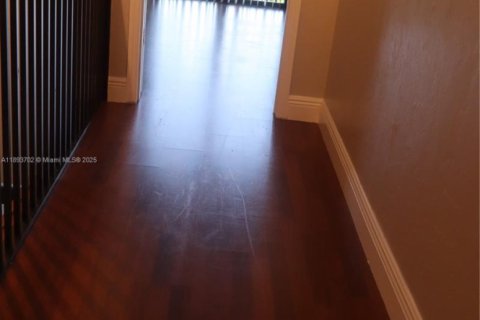 Снять в аренду таунхаус в Дейви, Флорида 3 спальни, 175.03м2, № 1945593 - фото 21