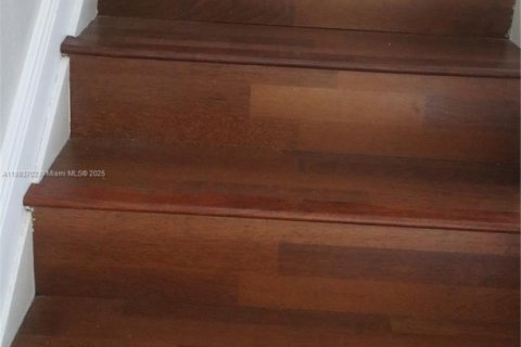 Снять в аренду таунхаус в Дейви, Флорида 3 спальни, 175.03м2, № 1945593 - фото 17