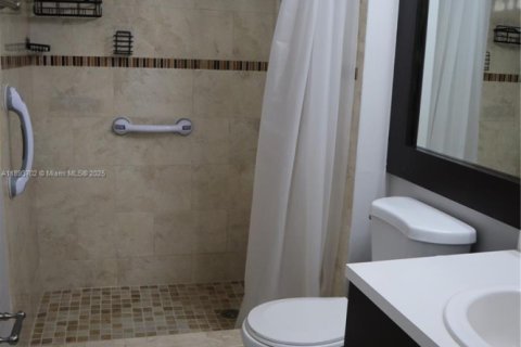 Снять в аренду таунхаус в Дейви, Флорида 3 спальни, 175.03м2, № 1945593 - фото 29