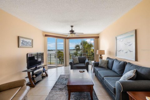 Condominio en venta en Saint Pete Beach, Florida, 2 dormitorios, 117.52 m2 № 1251945 - foto 23