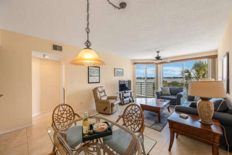 Condominio en venta en Saint Pete Beach, Florida, 2 dormitorios, 117.52 m2 № 1251945 - foto 17