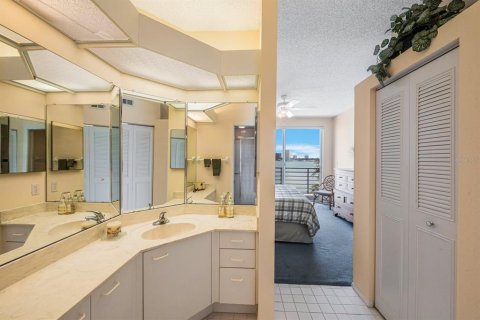 Condominio en venta en Saint Pete Beach, Florida, 2 dormitorios, 117.52 m2 № 1251945 - foto 27