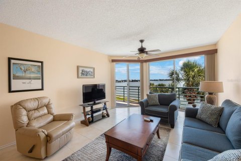 Condominio en venta en Saint Pete Beach, Florida, 2 dormitorios, 117.52 m2 № 1251945 - foto 19