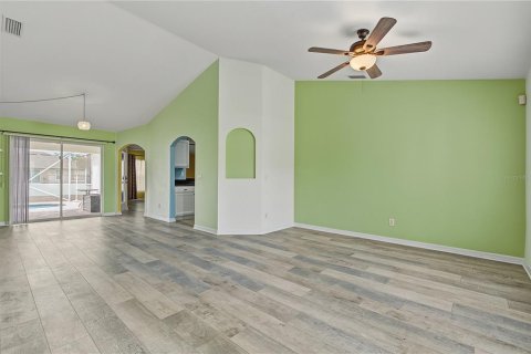 Villa ou maison à vendre à North Port, Floride: 3 chambres, 177.35 m2 № 2408351 - photo 2