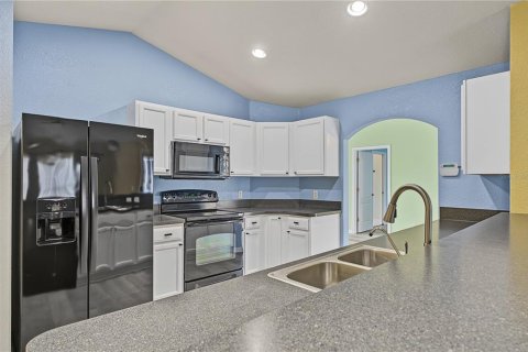 Villa ou maison à vendre à North Port, Floride: 3 chambres, 177.35 m2 № 2408351 - photo 8