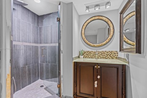 Купить кондоминиум в Уэст-Палм-Бич, Флорида 2 спальни, 175.49м2, № 2090560 - фото 16