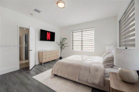 Apartment in Miami, Florida 2 bedrooms, 74.32 sq.m. № 2019667 - photo 9