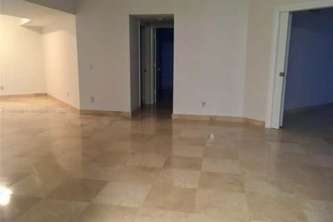Condominio en alquiler en Aventura, Florida, 3 dormitorios, 173.26 m2 № 1964897 - foto 9
