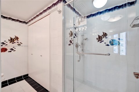 Condo in Aventura, Florida, 2 bedrooms  № 1953198 - photo 7