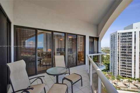 Condo in Aventura, Florida, 2 bedrooms  № 1953198 - photo 24